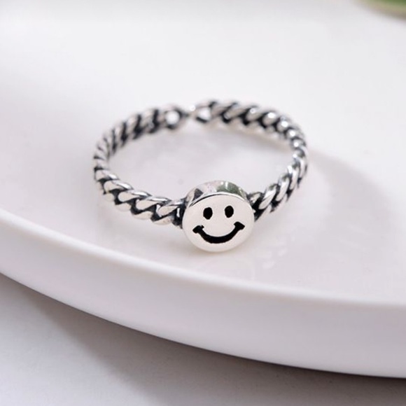 925 Silver Adjustable Smiley Face Ring NWOT - Picture 3 of 3